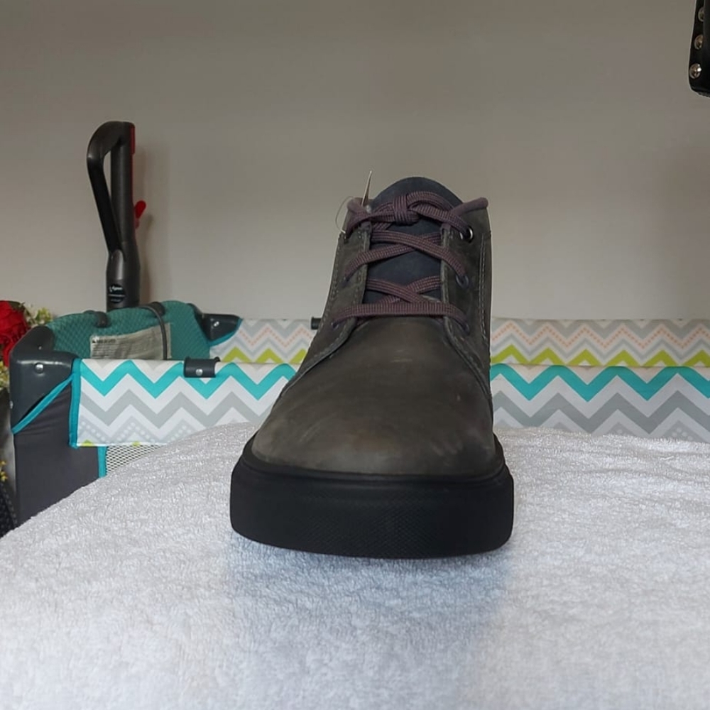 Shoes - Picture 3 of 4
